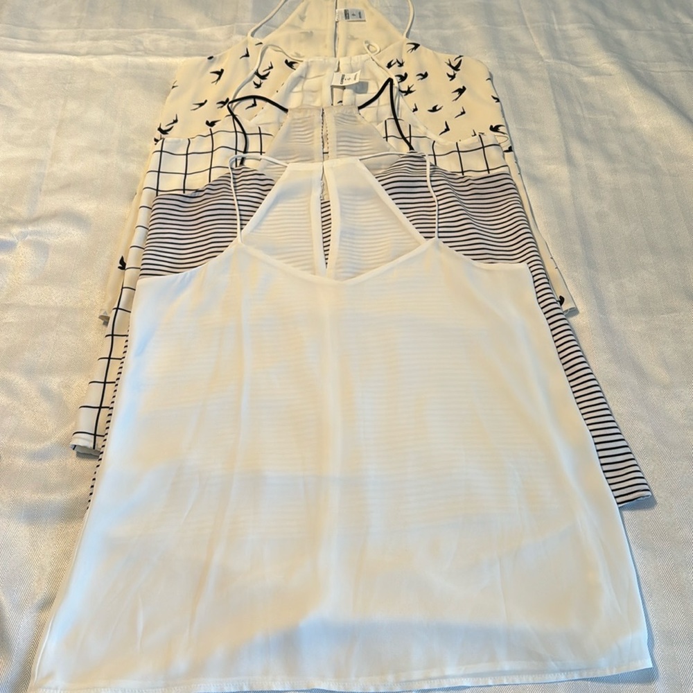 V-Neck Downtown Cami bundle